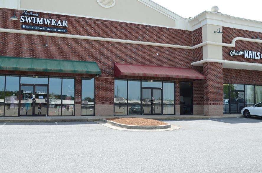 More Photos Of 12926 Highway 92, Woodstock Storefront For Lease