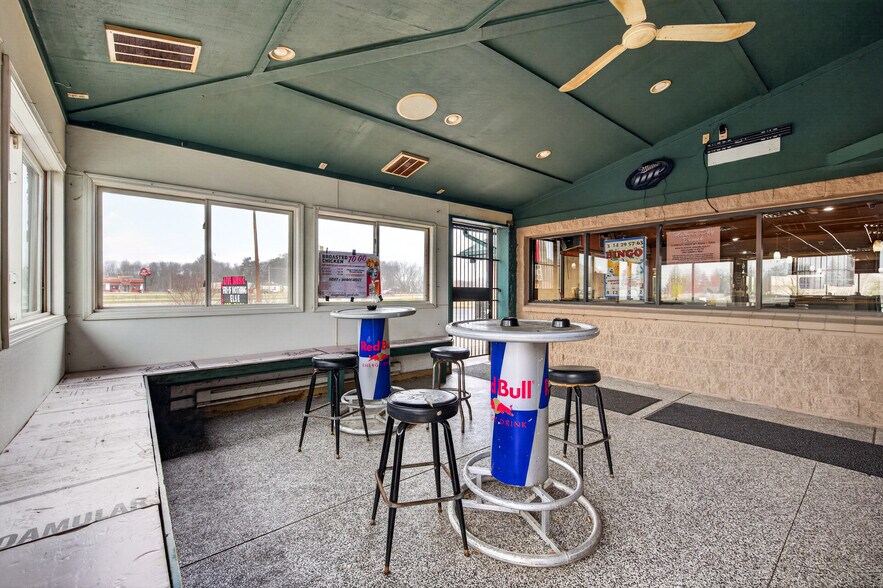 More Photos Of 17646 NE Central Ave, Ham Lake Restaurant For Sale