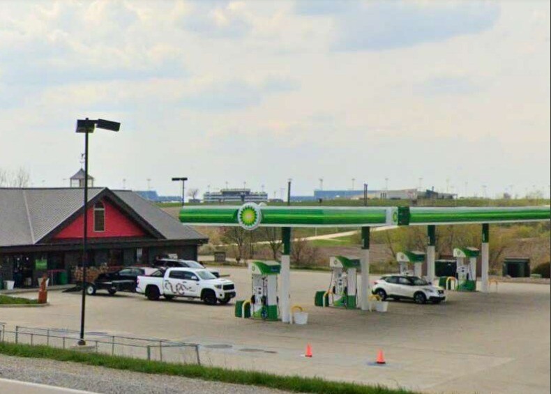 Primary Photo Of 4300 S 22nd Ave E, Newton Convenience Store For Sale