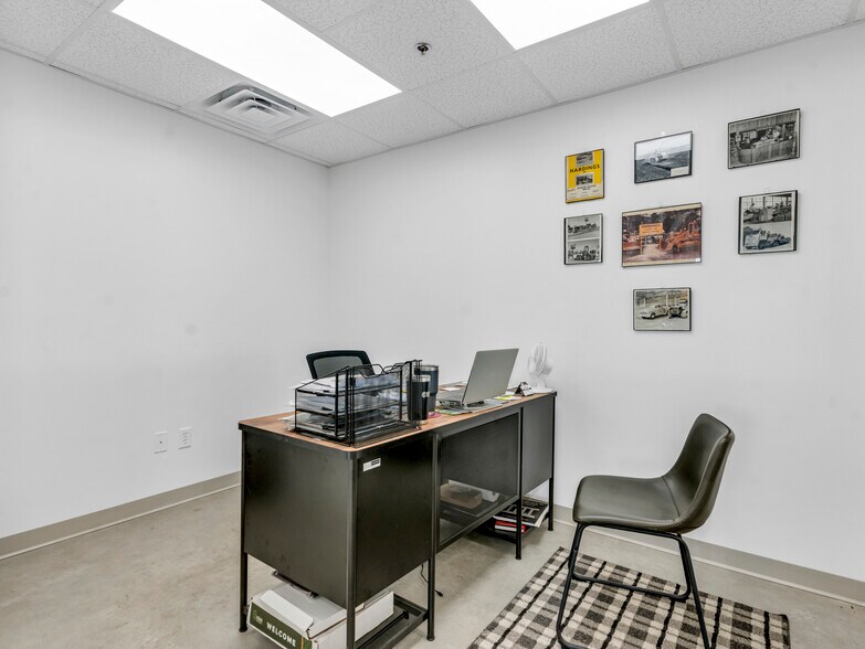 More Photos Of 26336 S Heritage Dr, Elwood Warehouse For Sale