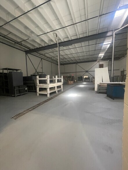 More Photos Of 46 Ash St, Spartanburg Industrial For Sale
