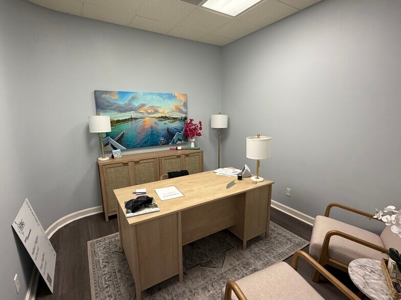 More Photos Of 654 W Indiantown Rd, Jupiter Medical For Sale