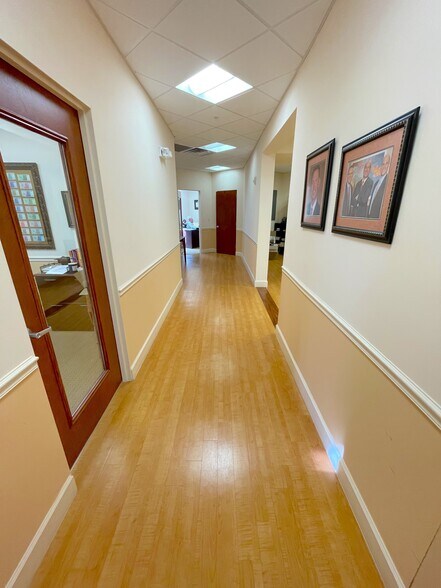 More Photos Of 9045 Strada Stell Ct, Naples Office For Lease