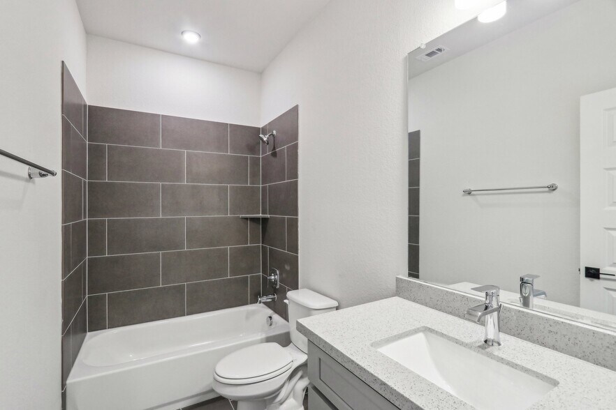 More Photos Of 2600 Gattis School Rd, Round Rock Multifamily For Sale