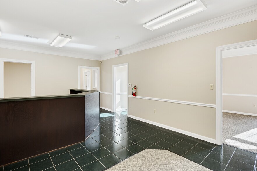 More Photos Of 6920 Oak Forest Dr, Olive Branch Loft Creative Space For Sale