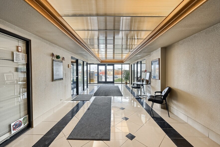 More Photos Of 7061 S University Blvd, Littleton Coworking Space