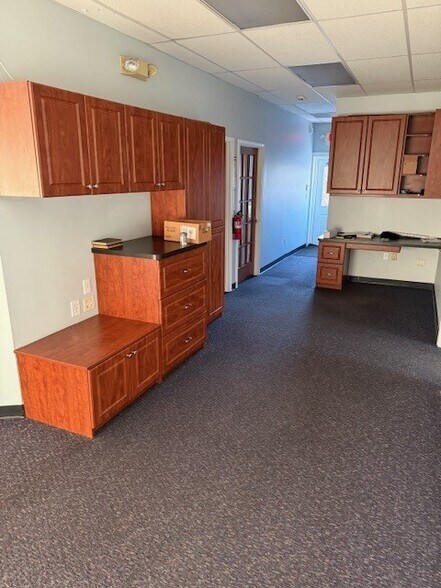 More Photos Of 90 Woodmont Rd, Milford Warehouse For Lease