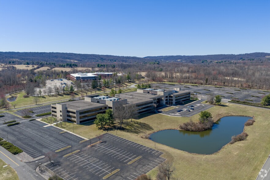 More Photos Of 53 Frontage Rd, Hampton Office For Sale