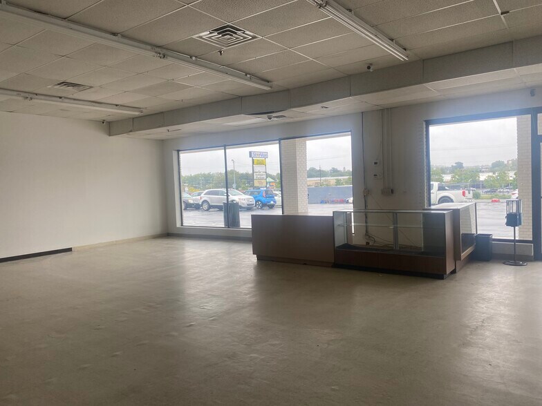 More Photos Of 200-240 Grove Ave SW, Cleveland Storefront For Lease