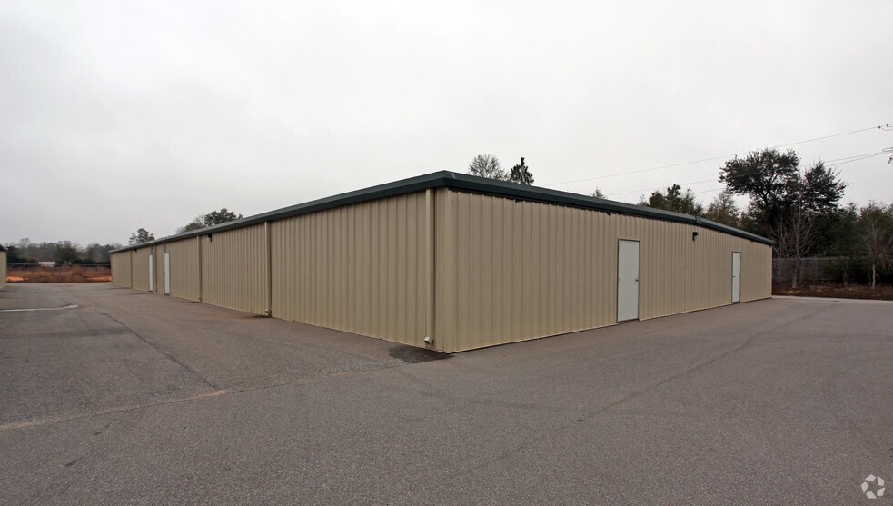 More Photos Of 4240 Berryhill Rd, Milton Self Storage For Lease