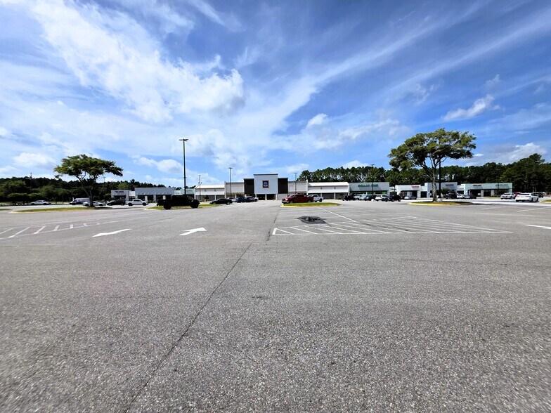 More Photos Of 1351 Boone Avenue Ext E, Kingsland Unknown For Lease