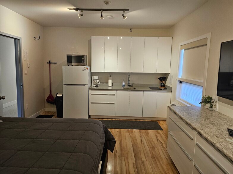 More Photos Of 3120 Braun St, Terrace Apartments For Lease