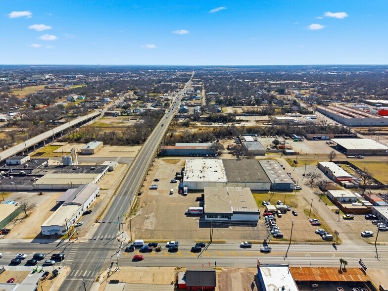 More Photos Of 1818 Franklin Ave, Waco Auto Repair For Sale