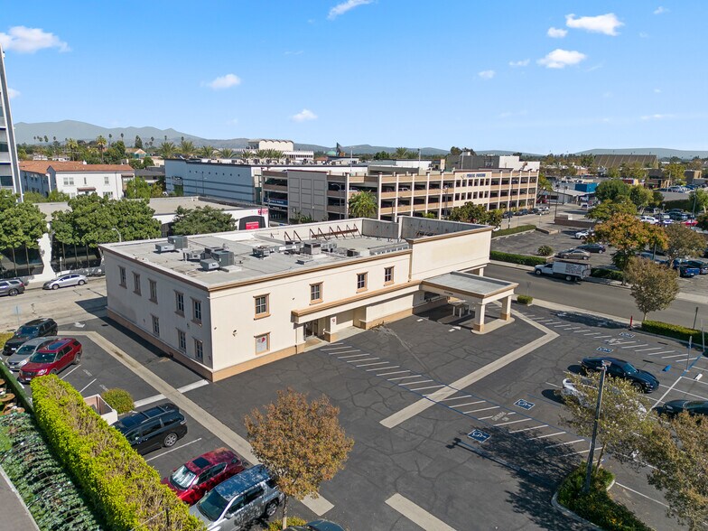 More Photos Of 11101 La Reina Ave, Downey Bank For Lease