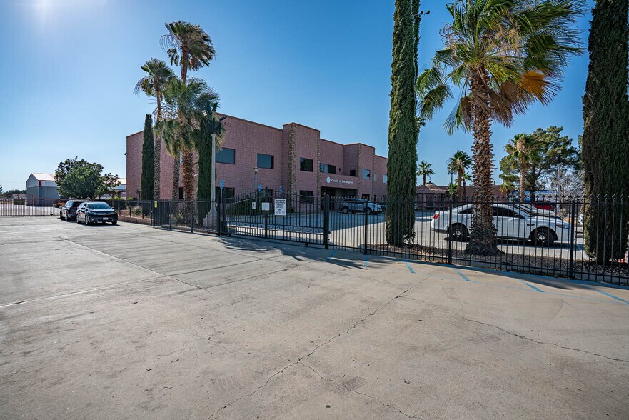 More Photos Of 43917 Division St, Lancaster Office For Lease