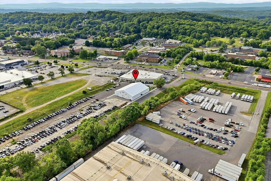 More Photos Of 10001 Kingston Pike, Knoxville Specialty For Lease