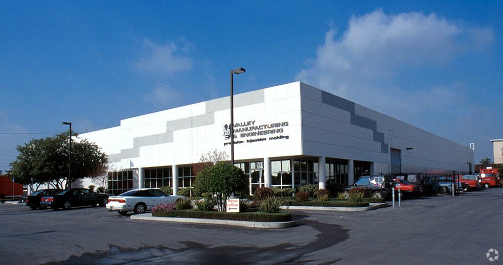 More Photos Of 11915-11937 Wicks St, Sun Valley Warehouse For Lease