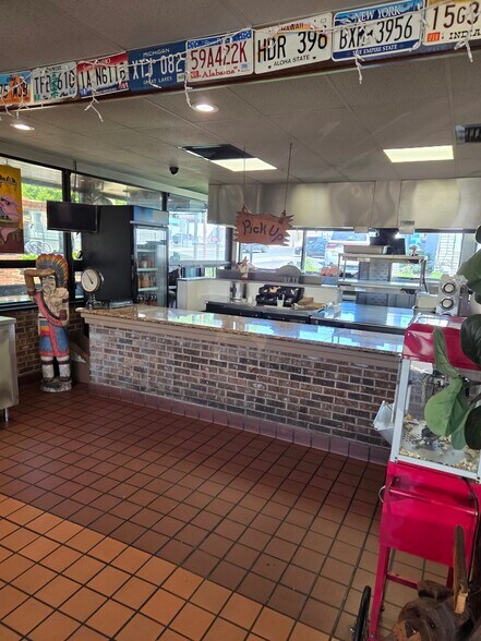 More Photos Of 572 Watertown Ave, Waterbury Restaurant For Sale