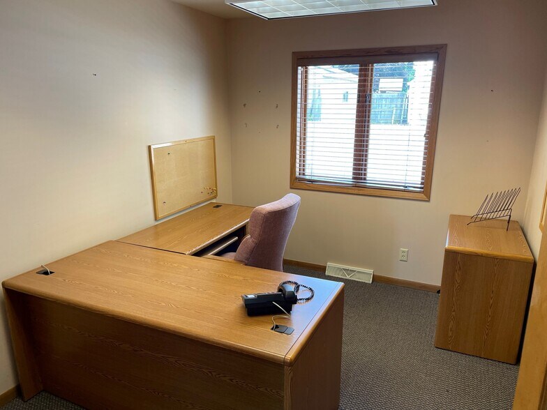 More Photos Of 5300 Green Bay Rd, Kenosha Medical For Lease