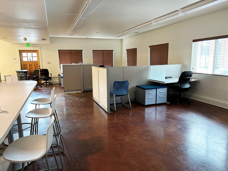 More Photos Of 8613 N Crawford St, Portland Warehouse For Lease