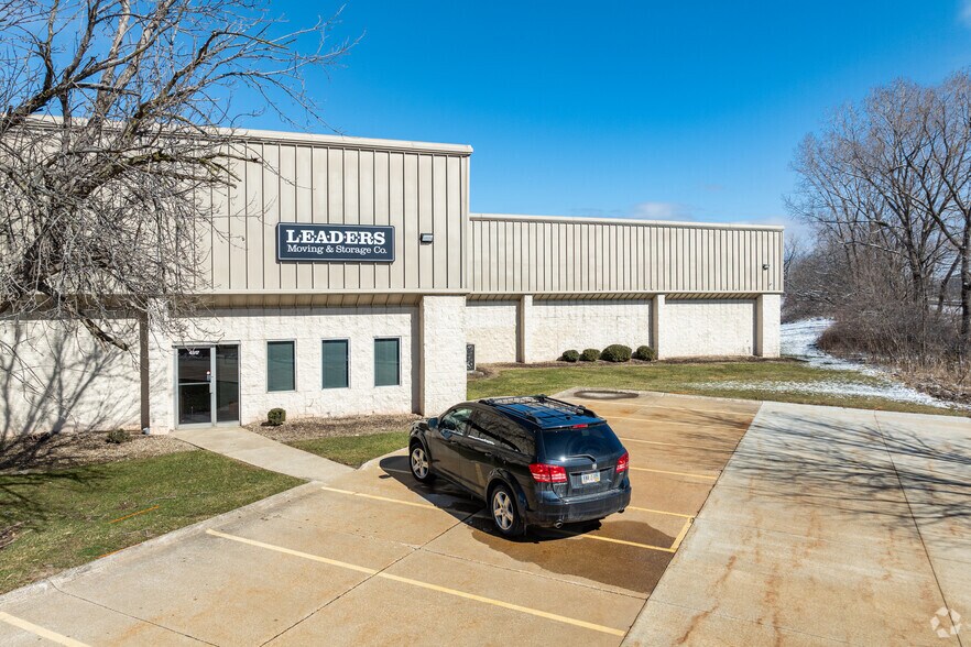 More Photos Of 4517-4521 Industrial Pky, Cleveland Warehouse For Lease