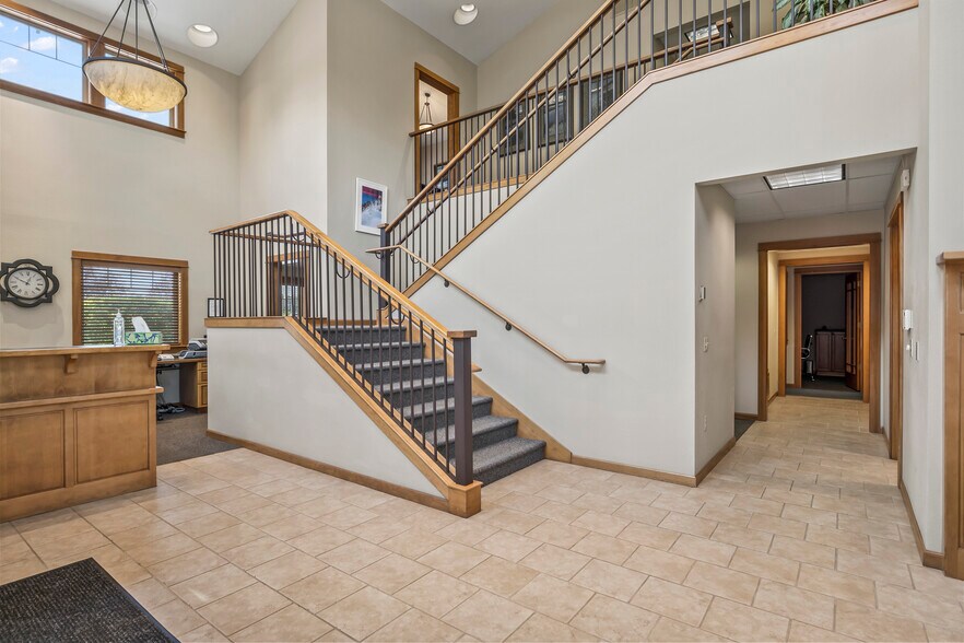 More Photos Of 796 SW Bradbury Way, Bend Office For Lease