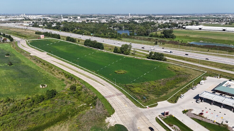 Primary Photo Of Plum Dr @ 100th St, Urbandale Land For Sale