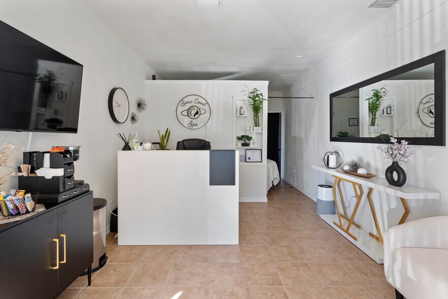 More Photos Of 599 Sherwood Ave, Satellite Beach General Retail For Lease