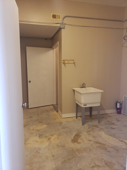 More Photos Of 1501 Ridgewood Ave, Daytona Beach Office For Lease