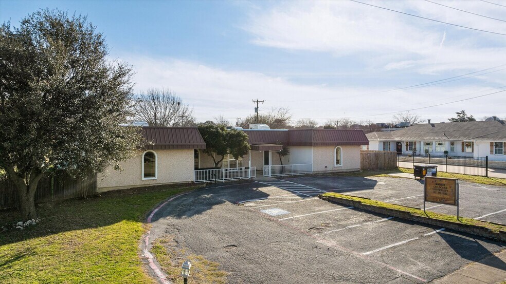 More Photos Of 6605 Dan Danciger Rd, Fort Worth Office For Sale