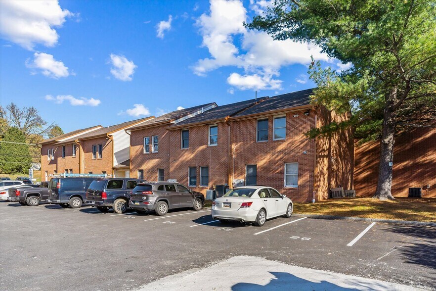 More Photos Of 111 Warren Rd, Cockeysville Office For Lease