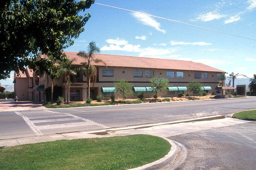 More Photos Of 81880 Dr Carreon Blvd, Indio Medical For Lease