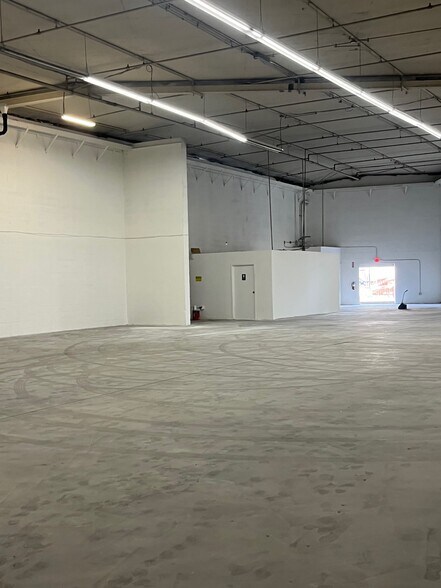 More Photos Of 1412 S Alameda St, Los Angeles Warehouse For Lease
