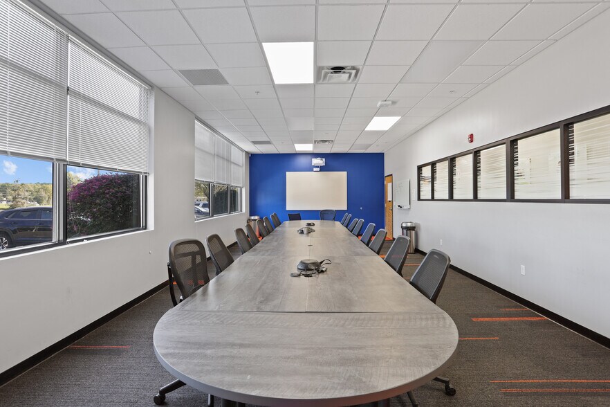 More Photos Of 13859 Progress Blvd, Alachua Office For Lease