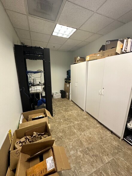 More Photos Of 1275 N Manassero St, Anaheim Manufacturing For Lease