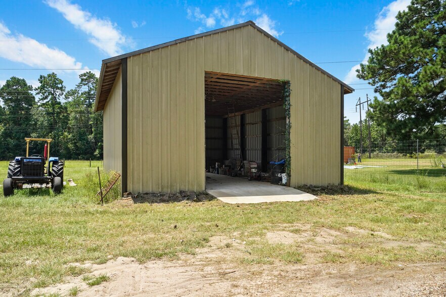 More Photos Of 19493 Keenan Cut Off Rd, Montgomery Office Residential For Sale