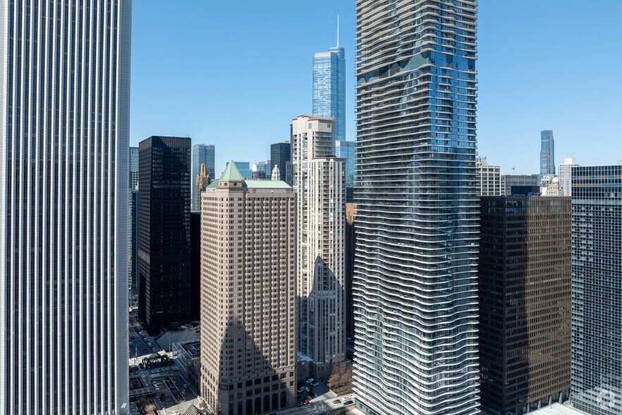 More Photos Of 222 N Columbus Dr, Chicago Apartments For Lease