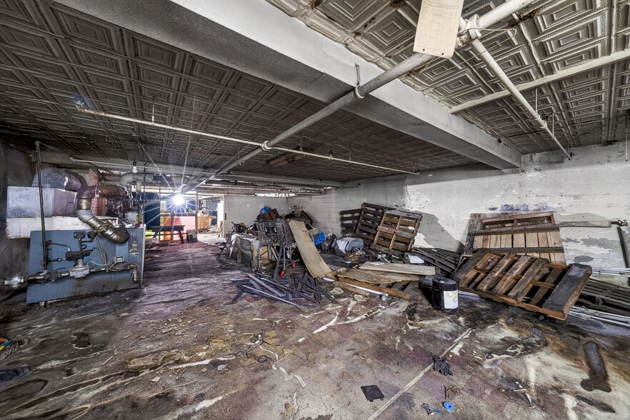 More Photos Of 2000-2014 Salisbury St, Saint Louis General Retail For Sale