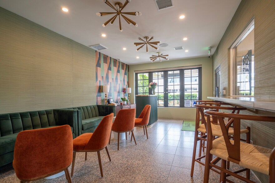 More Photos Of 664-668 N Palm Canyon Dr, Palm Springs Office For Sale