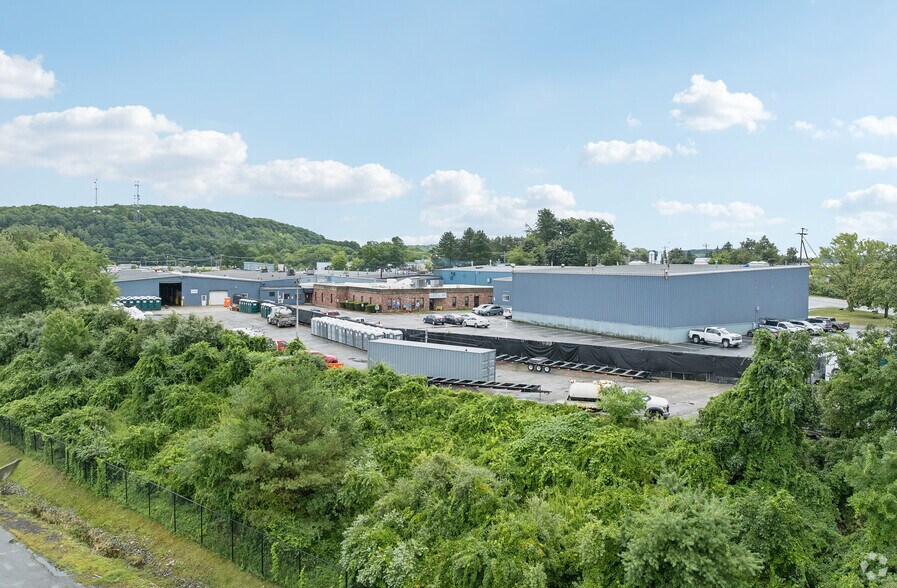 More Photos Of 229-239 Neck Rd, Haverhill Warehouse For Lease