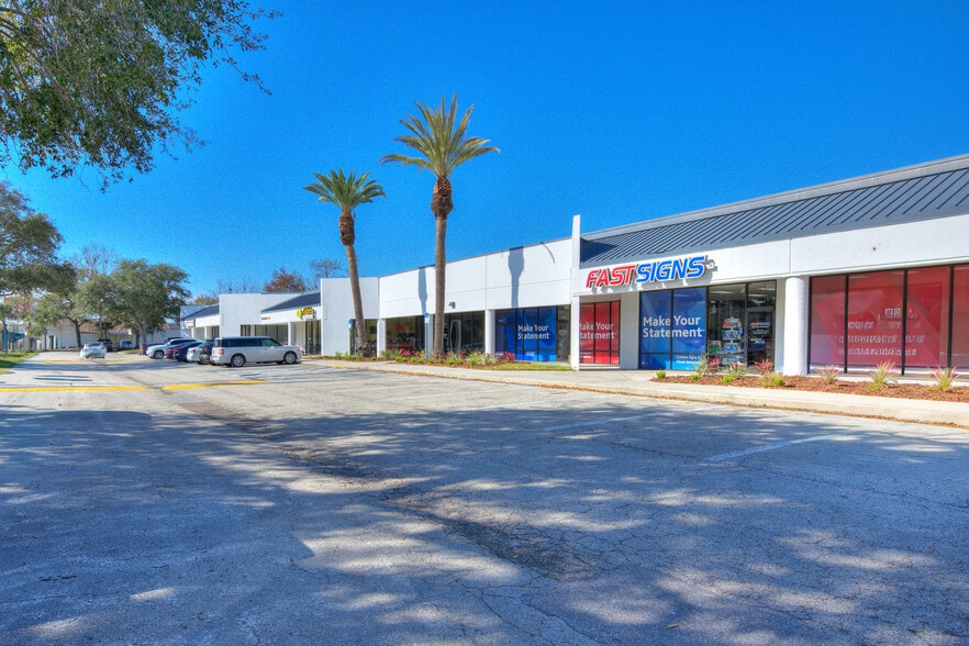 More Photos Of 8535 Baymeadows Rd, Jacksonville Storefront For Lease