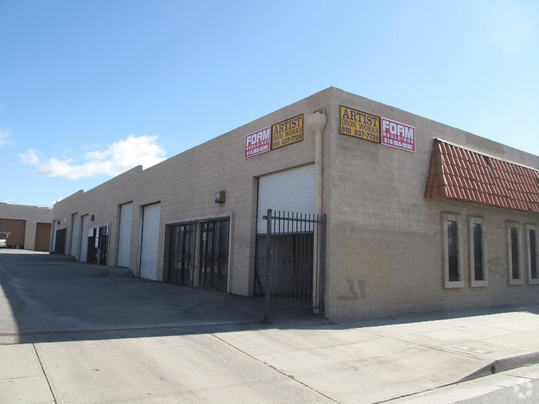 Primary Photo Of 11856 Glenoaks Blvd, San Fernando Warehouse For Lease