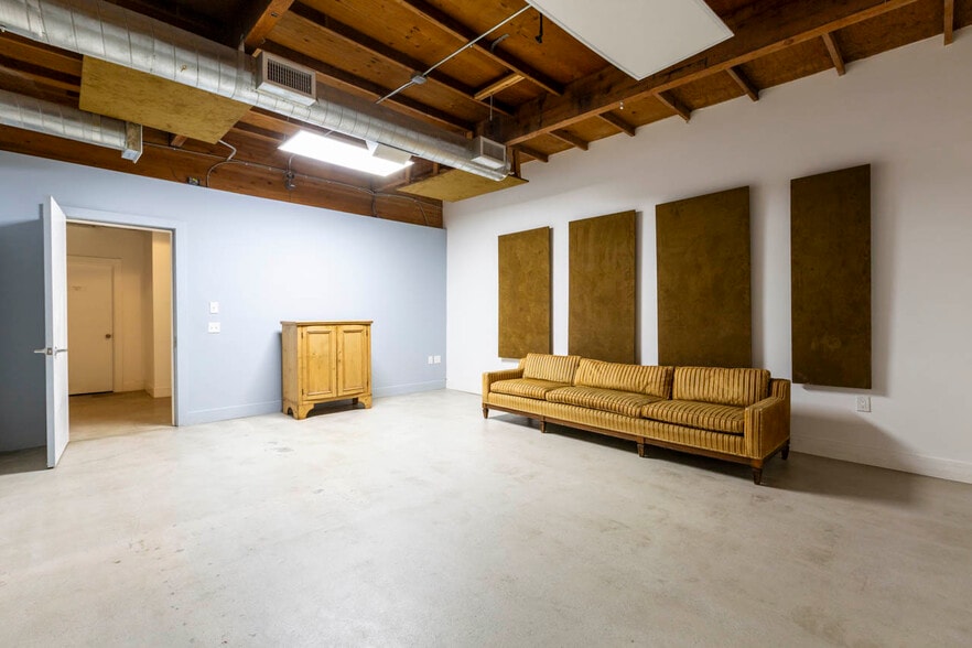 More Photos Of 5908 Barton Ave, Los Angeles Loft Creative Space For Sale