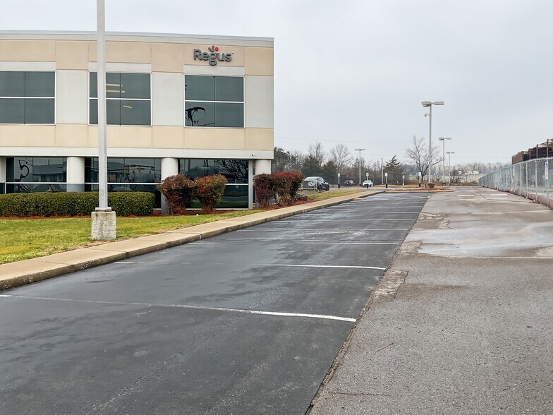 More Photos Of 5380 Hickory Hollow Pky, Antioch Coworking Space