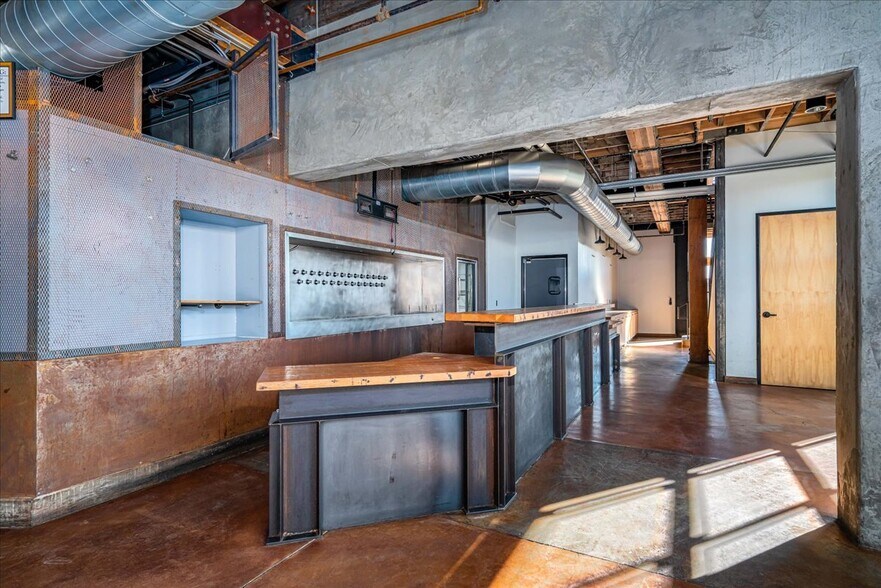 More Photos Of 920-930 3rd St, Napa Flex For Lease