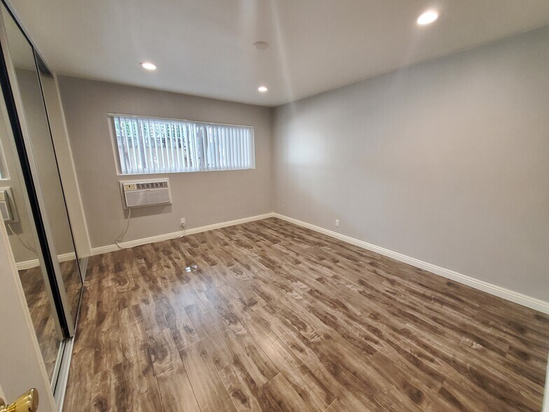 More Photos Of 1424 Greenfield Ave, Los Angeles Apartments For Sale