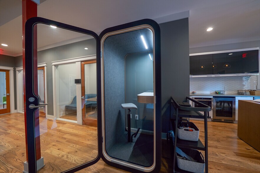 More Photos Of 152 N Tucker St, Memphis Loft Creative Space For Sale