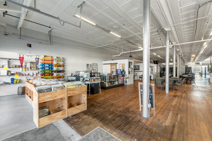 More Photos Of 120 N Elm St, Henderson Storefront Retail Residential For Sale