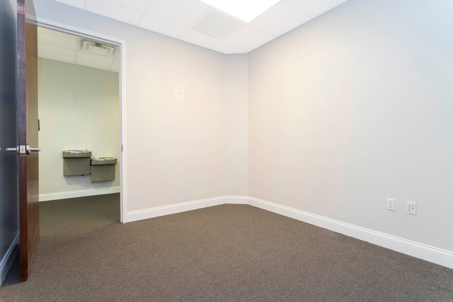 More Photos Of 7350 Futures Dr, Orlando Office For Sale