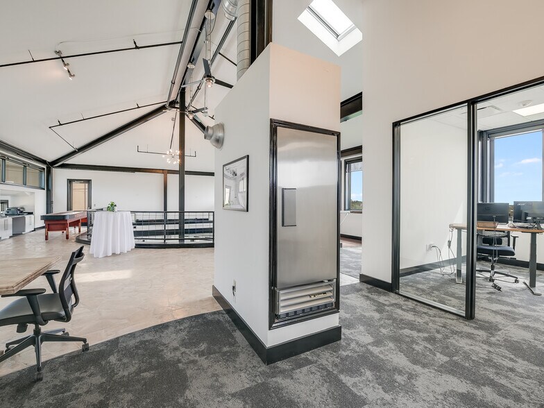 More Photos Of 6836 Bee Caves Rd, Austin Office For Lease